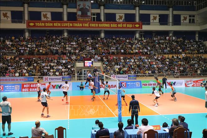 Toàn cảnh trận chung kết bóng chuyền nam giữa hai đội Thể Công và Biên Phòng Ảnh:  Vũ Hoàng Giang - TTXVN
.