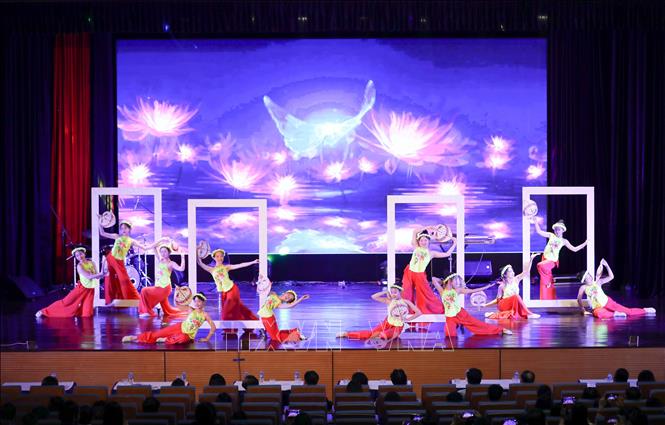 Hội thi có 182 tiết mục dự thi với 41 tiết mục đơn ca; 36 tiết mục song/tam ca, 39 tiết mục tốp ca, 43 tiết mục múa độc lập và 23 tiết mục biểu diễn nhạc cụ của các đơn vị. Ảnh: Thanh Tùng - TTXVN 