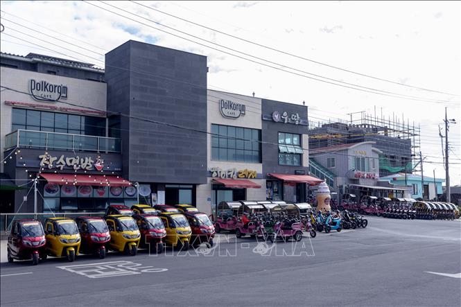 Trong ảnh: Du khách có thể thuê các loại phương tiện di chuyển yêu thích khi tới thăm đảo Udo. Ảnh: Anh Nguyên - PV TTXVN tại Hàn Quốc