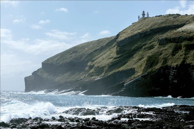 Trong ảnh: Đỉnh Udobong ở độ cao 132,5m so với mặt biển, nơi có thể đứng quan sát toàn bộ đảo Udo. Ảnh: Anh Nguyên - PV TTXVN tại Hàn Quốc