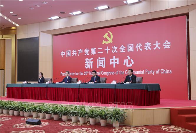 Trong ảnh: Phó Chủ nhiệm Ủy ban Cải cách và Phát triển quốc gia Triệu Thần Hân (Zhao Chenxin) phát biểu tại cuộc họp báo ở Bắc Kinh, Trung Quốc, ngày 17/10/2022. Ảnh: THX/TTXVN