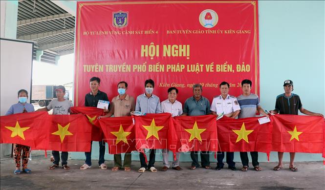 Biển đảo Việt Nam: Tuyên truyền, phổ biến pháp luật về biển, đảo ...