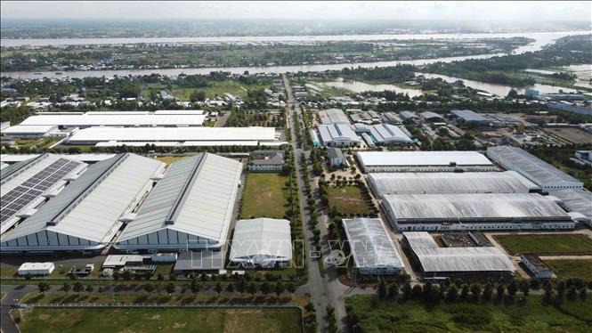 Năm 2022, An Giang phấn đấu thu hút ít nhất 15 dự án đầu tư vào các KCN với tổng vốn trên 20.000 tỷ đồng. Ảnh: Vũ Sinh – TTXVN

