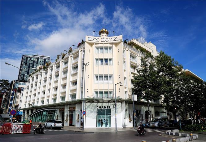 Trong ảnh: REX Hotel tại số 141 Nguyễn Huệ, Quận 1, Thành phố Hồ Chí Minh. Ảnh: Hồng Đạt - TTXVN
