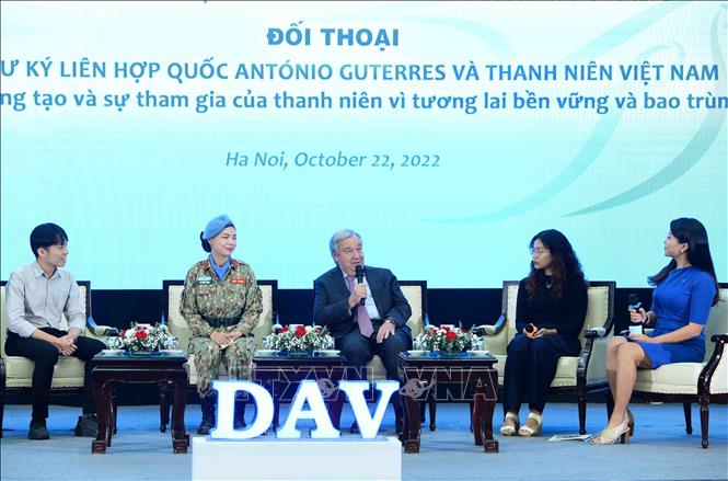 Trong ảnh: Tổng Thư ký LHQ António Guterres đối thoại với đại diện thanh niên, sinh viên Học viện Ngoại giao. Ảnh: Minh Đức - TTXVN