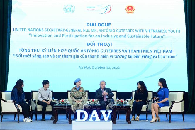 Trong ảnh: Tổng Thư ký LHQ António Guterres đối thoại với đại diện thanh niên, sinh viên Học viện Ngoại giao. Ảnh: Minh Đức - TTXVN