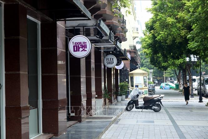 Ở khu phố Hàn, những siêu thị Hàn Quốc mọc lên rất nhiều, tạo lập thành một hệ thống riêng. Ảnh: Tuấn Anh - TTXVN