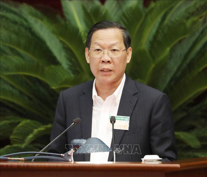 Đồng chí Phan Văn Mãi, Uỷ viên Trung ương Đảng, Phó Bí thư Thường trực Thành uỷ, Chủ tịch UBND Thành phố Hồ Chí Minh trình bày tham luận tại hội nghị. Ảnh: Phương Hoa - TTXVN