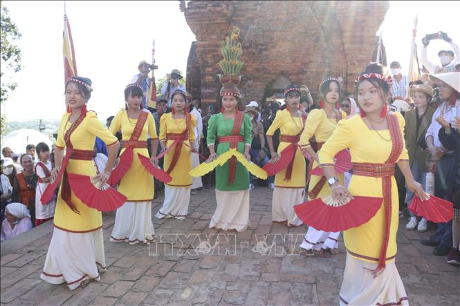 A performance at the openinig ceremony of Kate Festival 2022. VNA Photo: Nguyễn Thành