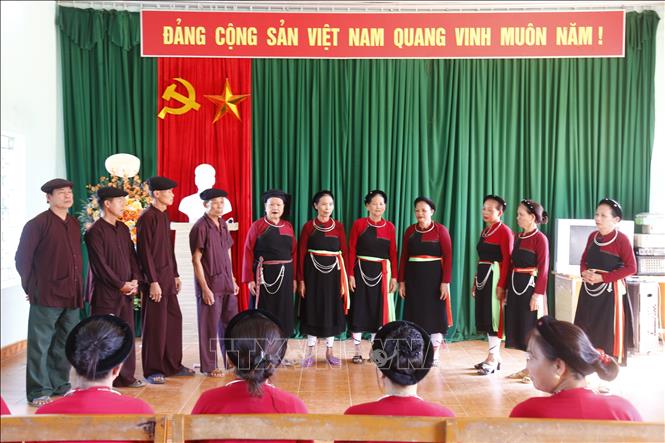 Câu lạc bộ gìn giữ bản sắc văn hóa dân tộc Cao Lan xã Chân Sơn (huyện Yên Sơn, tỉnh Tuyên Quang). Ảnh: Nam Sương - TTXVN