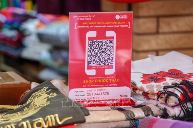 Trong ảnh: Mã QR code của một cửa hàng ở chợ Cổ Cần Thơ. Ảnh: Thanh Liêm - TTXVN