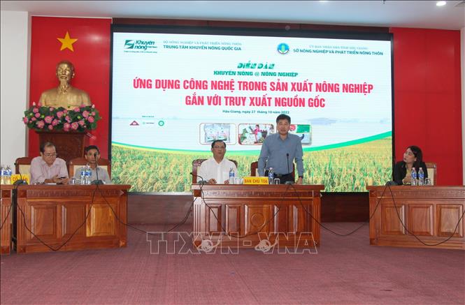 Trong ảnh: Các đại biểu trao đổi thắc mắc của nông dân tại Diễn đàn. Ảnh: Hồng Thái - TTXVN