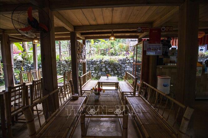 Trong ảnh: Không gian đón khách phía dưới ngôi nhà sàn tại Homestay Ngọc Nhềm tại xóm Đá Bia, xã tiền Phong (Đà Bắc, Hòa Bình). Ảnh: Trọng Đạt - TTXVN