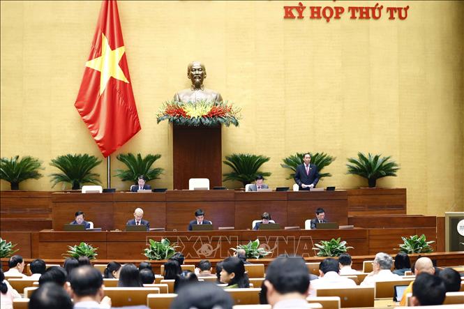 Phó Chủ tịch Quốc hội Trần Quang Phương điều hành phiên họp. Ảnh: Doãn Tấn - TTXVN