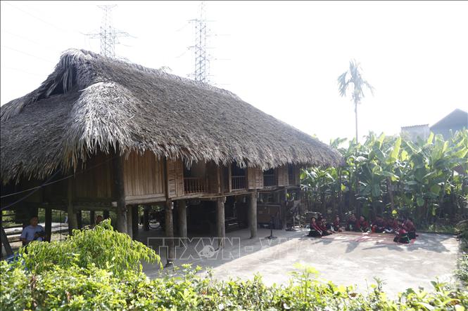 Nhà sàn Cao Lan