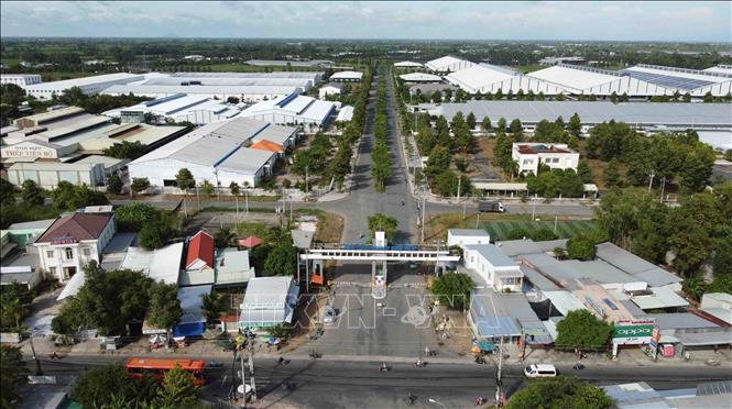 The 132ha Binh Hoa IP in the Mekong Delta province of An Giang attracts investment in garment-textile, footwear, food processing and engineering industries. VNA Photo: Vũ Sinh 