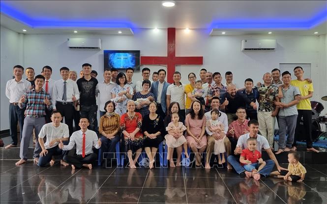Family members of the recovering addicts at the New Life Christian Centre. VNA Photo: Kim Anh