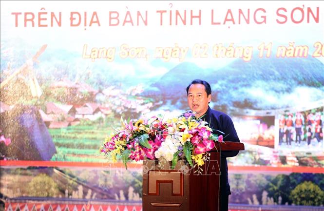 Giám đốc Sở Văn hóa, Thể thao và Du lịch tỉnh Lạng Sơn Nguyễn Phúc Hà, Trưởng Ban tổ chức phát biểu khai mạc Liên hoan. Ảnh: Anh Tuấn – TTXVN