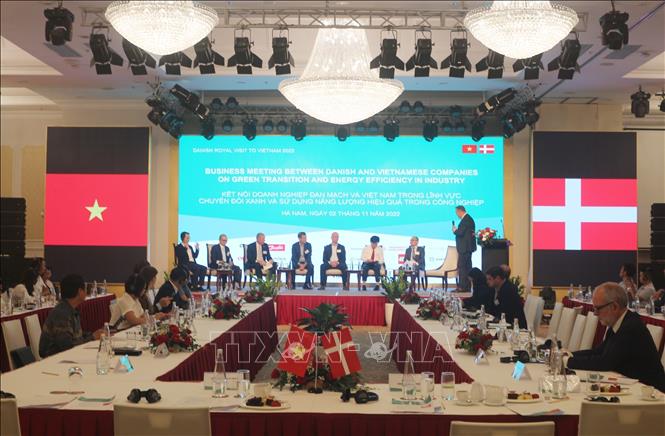 Danish Crown Princess Mary Elizabeth and a Danish business delegation meets with local businessmen. VNA Photo: Thanh Tuấn