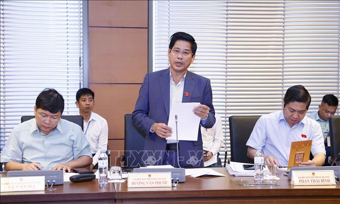 Đại biểu Quốc hội tỉnh Quảng Nam Dương Văn Phước phát biểu ý kiến. Ảnh: Doãn Tấn - TTXVN