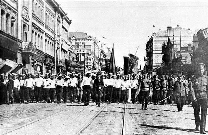 Biểu tình ở Vladivostok ngày 1/5/1917. Ảnh: Tư liệu quốc tế/TTXVN phát