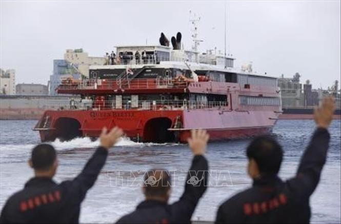Trong ảnh: Tàu cao tốc của công ty vận tải JR Kyushu Jet Ferry rời cảng  Hakata ở Fukuoka, Nhật Bản, tới Busan, Hàn Quốc, ngày 4/11/2022. Ảnh: Kyodo/TTXVN