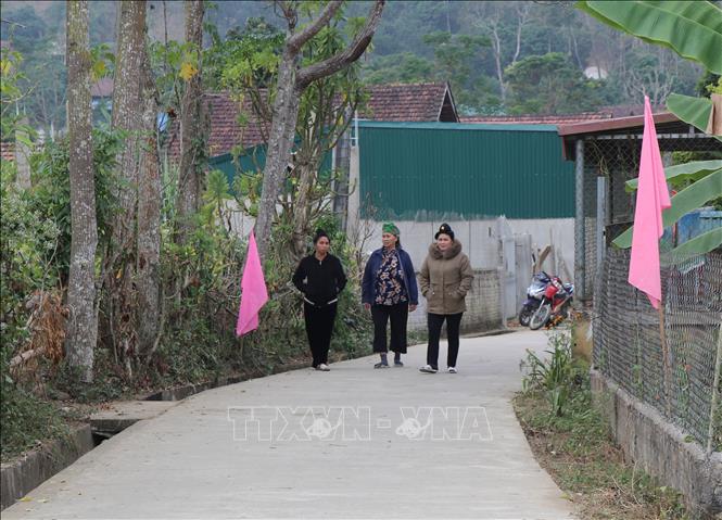 Trong ảnh: Cuộc sống bình yên tại bản Lĩnh. Ảnh: Xuân Tiến – TTXVN 