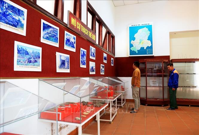 Trong ảnh: Nhà đón tiếp và trưng bày hiện vật Di tích quốc gia đặc biệt Mộ Cự thạch Hàng Gòn. Ảnh: Hồng Đạt - TTXVN
