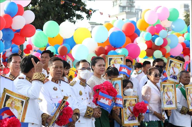 Trong ảnh: Khối các cơ quan nhà nước tham gia Lễ kỷ niệm 69 năm Quốc khánh Campuchia. Ảnh: Nguyễn Vũ Hùng - PV TTXVN tại Campuchia

