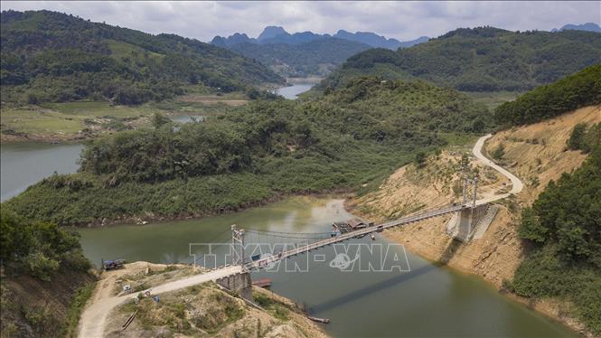 Trong ảnh: Đường giao thông tại xã Suối Hoa được đầu tư hoàn thiện thuận lợi cho việc di chuyển, giao thương nhằm từng bước phát triển du lịch. Ảnh: Trọng Đạt -TTXVN