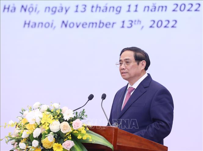 Prime Minister Pham Minh Chinh speaks at the business roundtable. VNA Photo: Lâm Khánh