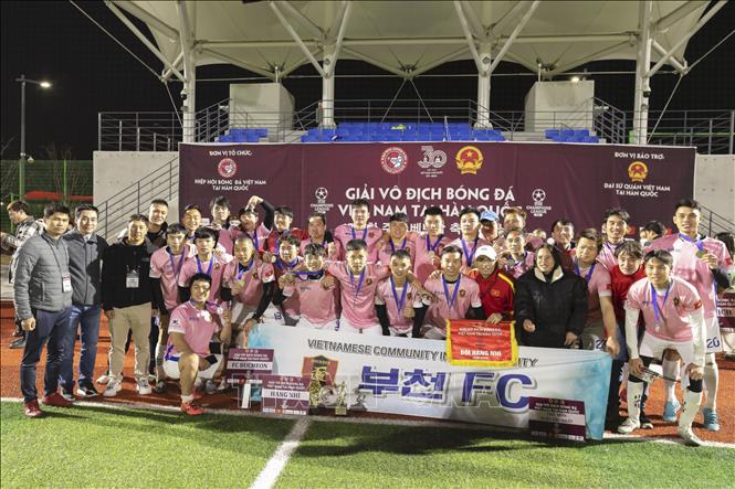 Trong ảnh: Đội Bucheon FC nhận ngôi vị á quân sau thất bại 2-4 trước Gwangju FC trong loạt đá luân lưu trong trận chung kết. Ảnh: Anh Nguyên - PV TTXVN tại Hàn Quốc
