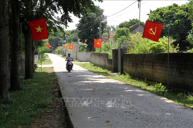 Trong ảnh: Các tuyến đường liên thôn, liên xã của xã Châu Cường, huyện Quỳ Hợp (Nghệ An) đều được bê tông hoá. Ảnh: Văn Tý - TTXVN