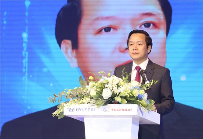 Ông Phạm Quang Ngọc, Chủ tịch UBND tỉnh Ninh Bình phát biểu. Ảnh: Đức Phương - TTXVN