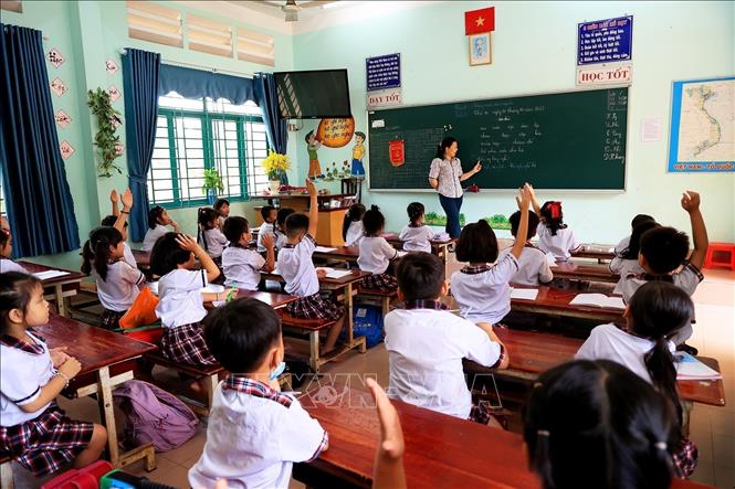 Grade 1 students of the Hung Vuong Primary School in Xuan Dinh commune, Xuan Loc district. VNA Photo: Hồng Đạt 