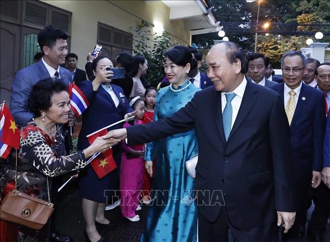 President visits Vietnamese in Thailand - VNA Photos - Vietnam News ...