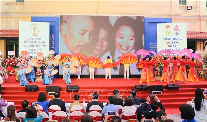 Tiết mục văn nghệ đặc sắc chào mừng lễ kỷ niệm. Ảnh: Thanh Tùng - TTXVN 