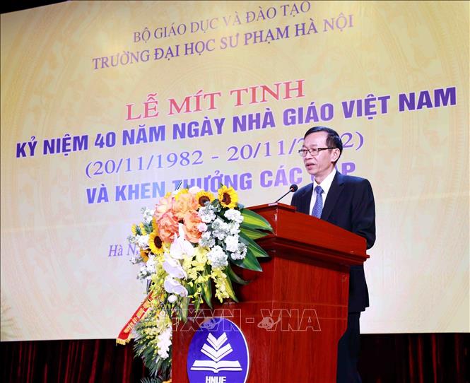 GS.TS Nguyễn Văn Minh, Hiệu trưởng Trường Đại học Sư phạm Hà Nội đọc diễn văn kỷ niệm. Ảnh: TTXVN