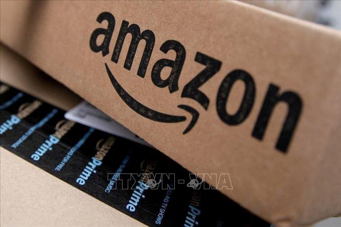 Trong ảnh: Biểu tượng Amazon trên một gói hàng ở New York, Mỹ. Ảnh: Reuters/TTXVN