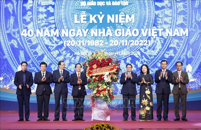 Phạm Minh Chính: Với hình ảnh nhà lãnh đạo Phạm Minh Chính, chúng ta sẽ có cơ hội hiểu rõ hơn về sự nghiệp và vai trò của ông trong cách mạng Việt Nam. Đừng bỏ lỡ cơ hội này!