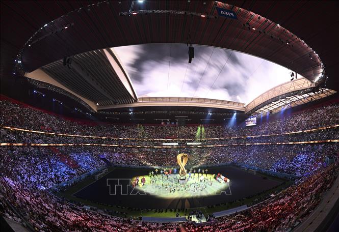 Trong ảnh: Màn trình diễn nghệ thuật độc đáo tại lễ khai mạc World Cup 2022 trên sân Al-Bayt ở Al Khor, Qatar ngày 20/11/2022. Ảnh: THX/TTXVN