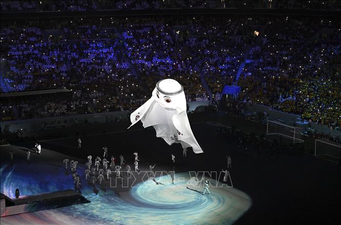 Trong ảnh: Linh vật La'eeb của World Cup 2022 xuất hiện tại lễ khai mạc trên sân Al-Bayt ở Al Khor, Qatar ngày 20/11/2022. Ảnh: THX/TTXVN