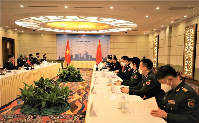 Quang cảnh cuộc gặp song phương giữa Đại tướng Phan Văn Giang, Bộ trưởng Bộ Quốc phòng Việt Nam và Thượng tướng Ngụy Phượng Hòa, Bộ trưởng Bộ Quốc phòng Trung Quốc. Ảnh: Huỳnh Thảo - P/v TTXVN tại Campuchia.
