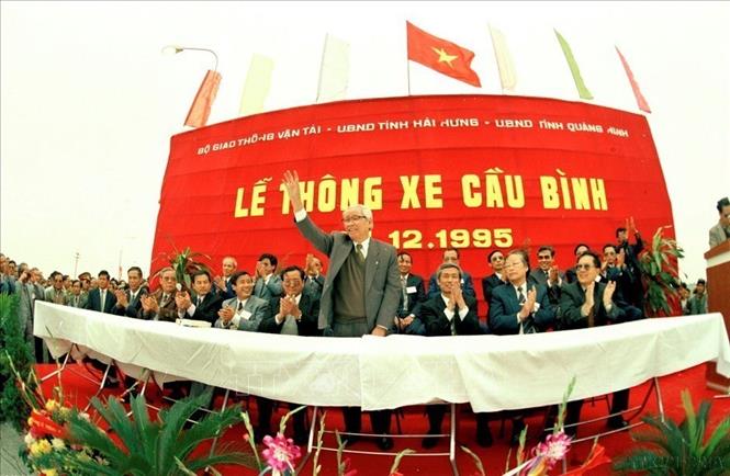 Thủ tướng Võ Văn Kiệt dự lễ khánh thành cầu Bình, tỉnh Hải Hưng (1996). Ảnh: Minh Đạo – TTXVN