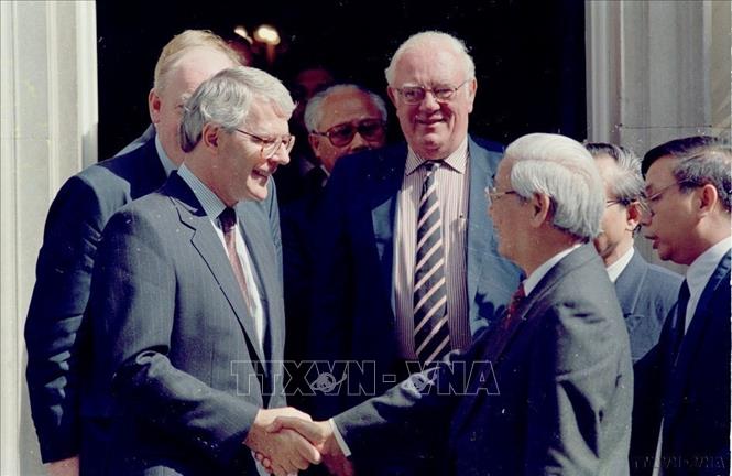 Thủ tướng Võ Văn Kiệt gặp, hội đàm với Thủ tướng Anh John Major trong chuyến thăm chính thức Vương quốc Anh (London, 5/7/1993). Ảnh: Minh Đạo – TTXVN 