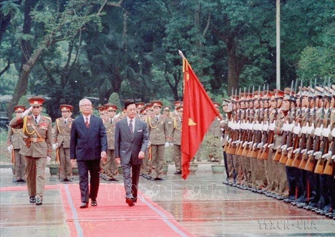 Thủ tướng Võ Văn Kiệt đón Thủ tướng Vương quốc Thái Lan Chuan Leekpai thăm hữu nghị Việt Nam từ 16 - 19/3/1994. Ảnh: Minh Đạo - TTXVN