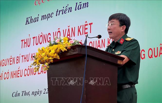 Trong ảnh: Đại tá Lê Minh Quang, Phó Chủ nhiệm Chính trị Quân khu 9 phát biểu tại Lễ khai mạc Triển lãm. Ảnh: Ánh Tuyết - TTXVN

