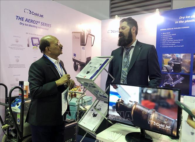 270 manufacturers from 19 countries and territories showcasing their latest technologies and development trends in the plastic and rubber industries at the exhibition. VNA Photo: Mỹ Phuơng