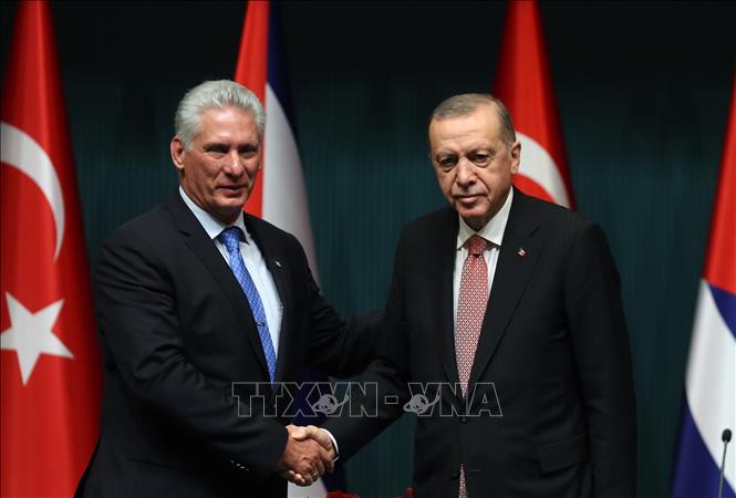Trong ảnh: Tổng thống Thổ Nhĩ Kỳ Recep Tayyip Erdogan (phải) và Chủ tịch Cuba Miguel Diaz-Canel tại cuộc họp báo chung ở Ankara ngày 23/11/2022. Ảnh: THX/TTXVN