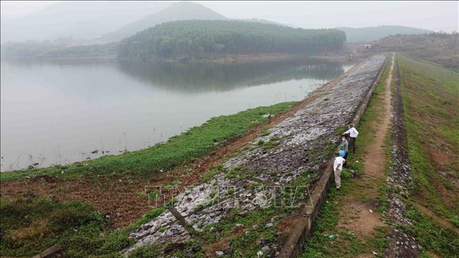 The Va Khe reservoir in Dong Phu commune, Luc Nam district needs to be upgraded to ensure water supply for 128 ha of agricultural land. VNA Photo: Vũ Sinh